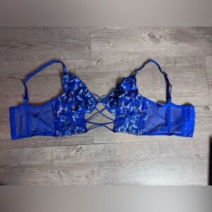 Victoria Secret Ver Sexy
Butterfly Embroidery Corset Top